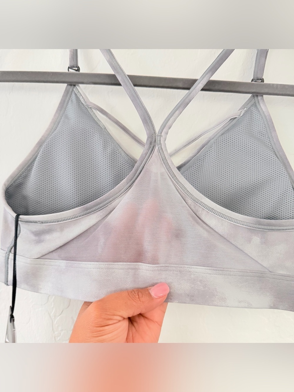 Nike Women’s Sports Bra in Gray Tie-Dye - Picture 5 of 9